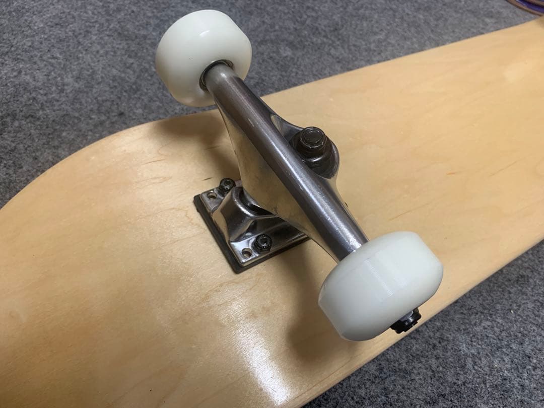 ベアリンググレードアップUSAブランクスケートボード コンプリート 7.75