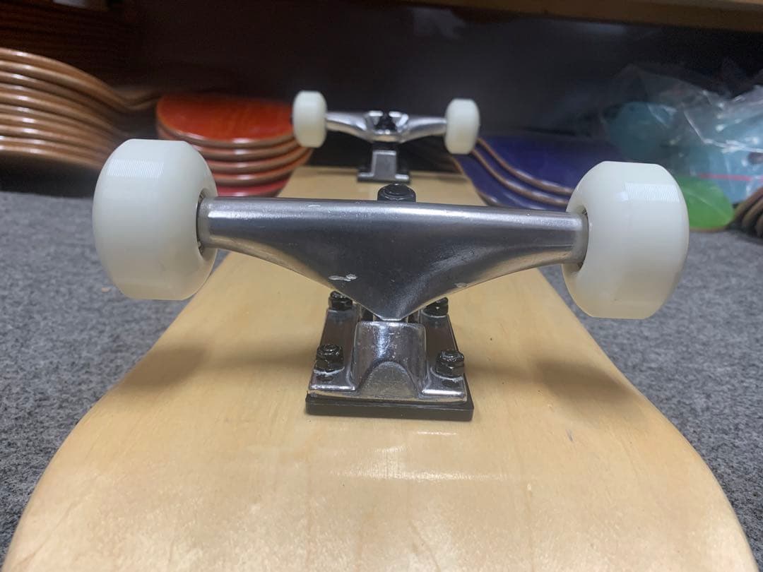 ベアリンググレードアップUSAブランクスケートボード コンプリート 7.75