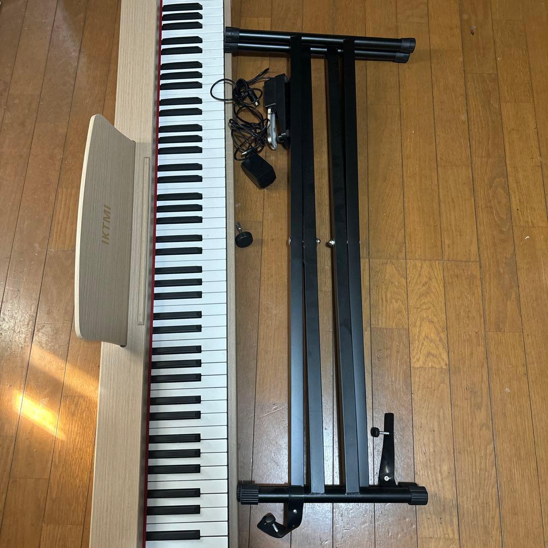 IKTMI 電子ピアノ 88鍵盤 ペダル付き 折りたたみスタンド・譜面台付 美品