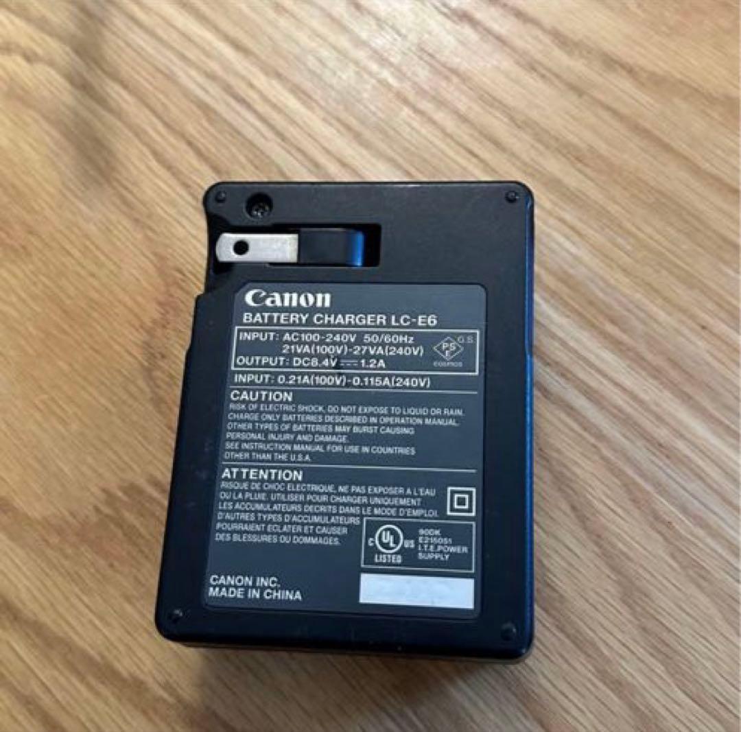 Canon EOS 6D本体+50mm単焦点レンズ+ ズームレンズ+ ストラップ