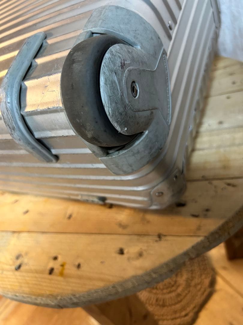 リモワ　パイロット　トロリー　ニ輪