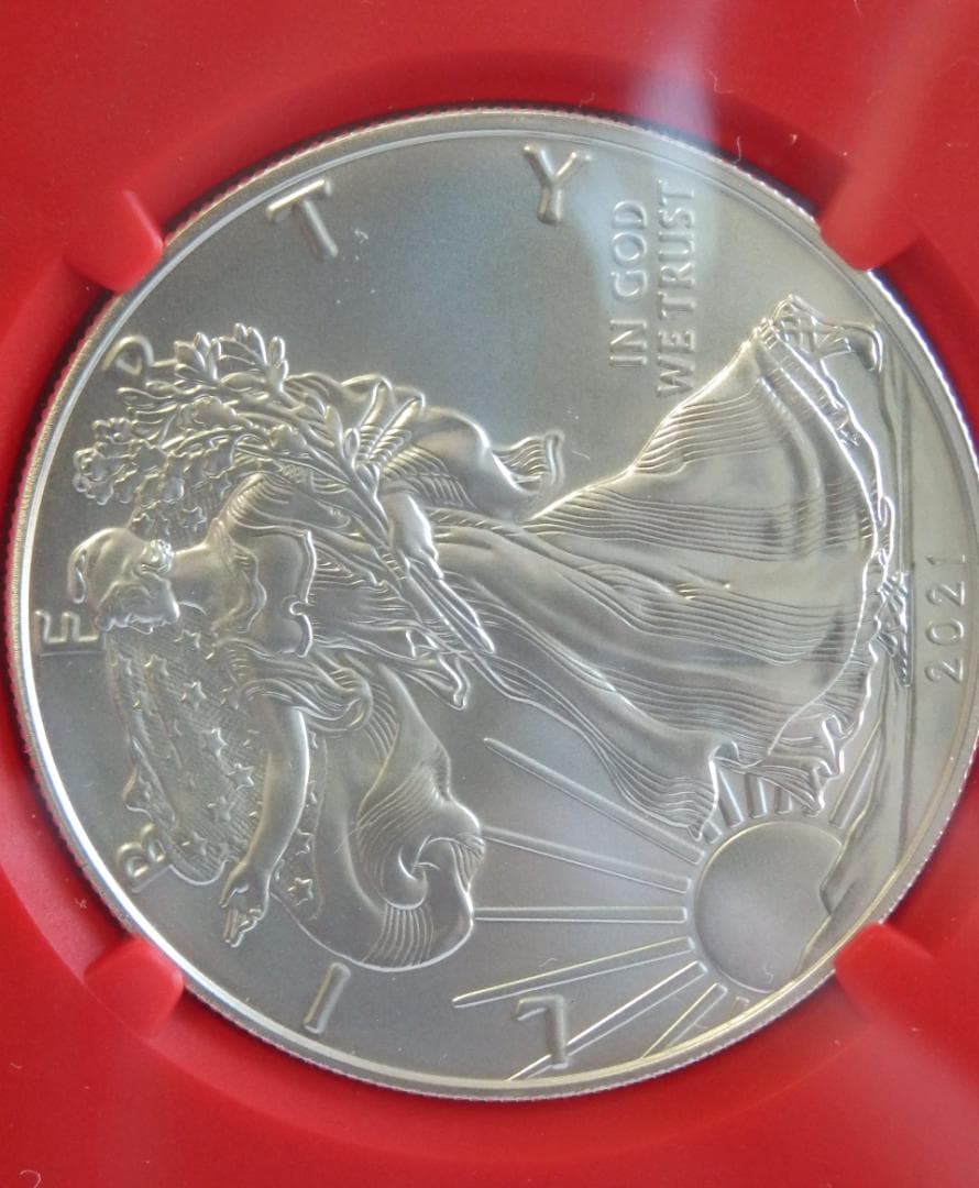 米国2021年イーグル1ドル銀貨　トランプ赤ラベル　NGC MS70ER