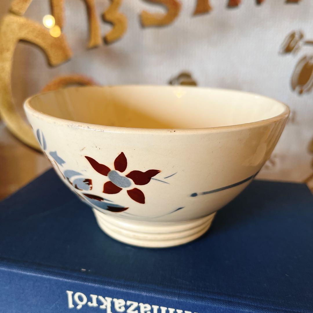 DIGOINサルグミンヌ　シックな花模様のカフェオレボウル