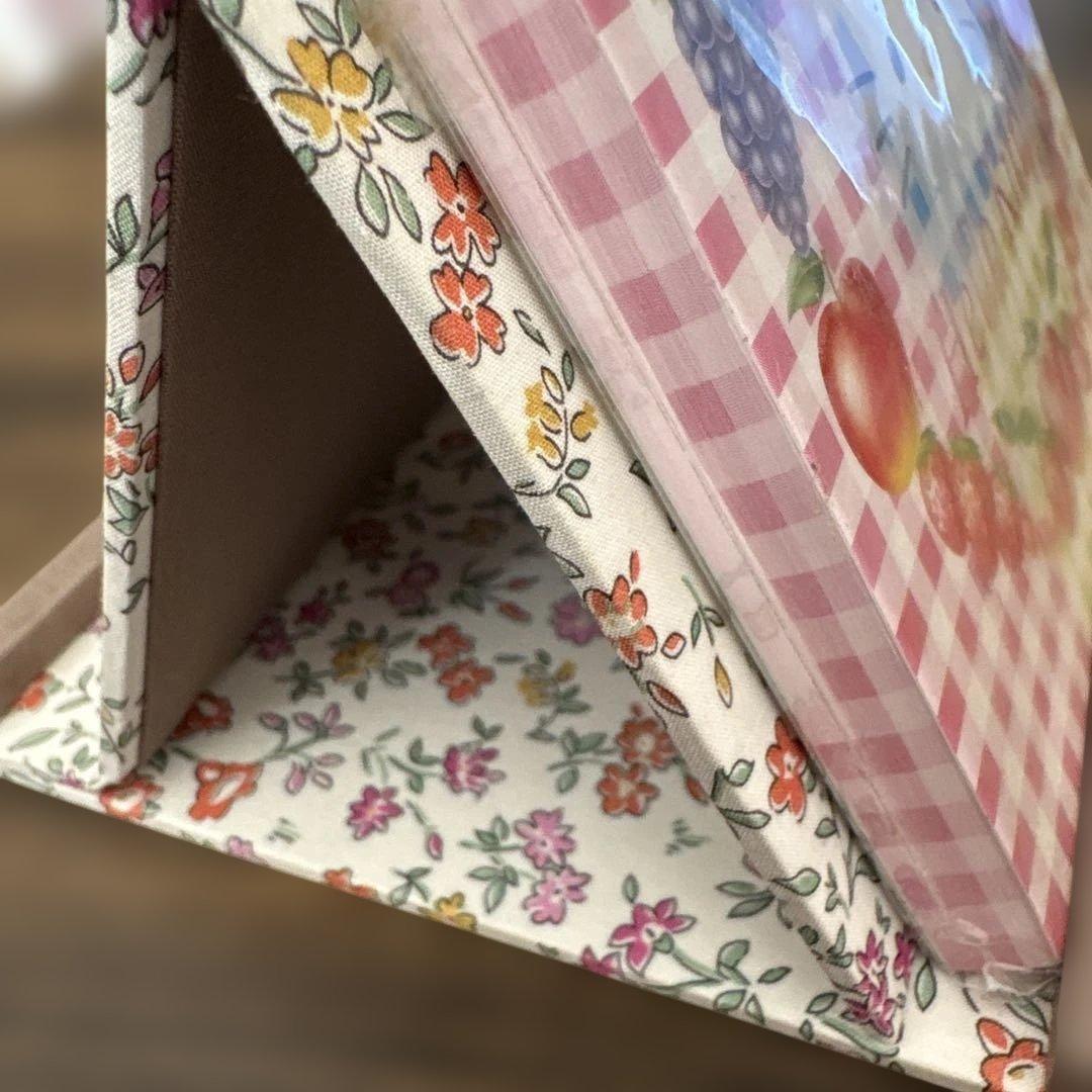 ❤*中様 新品♡サンリオ ハローキティ フルーツイチゴの香り付き スクエアメモ