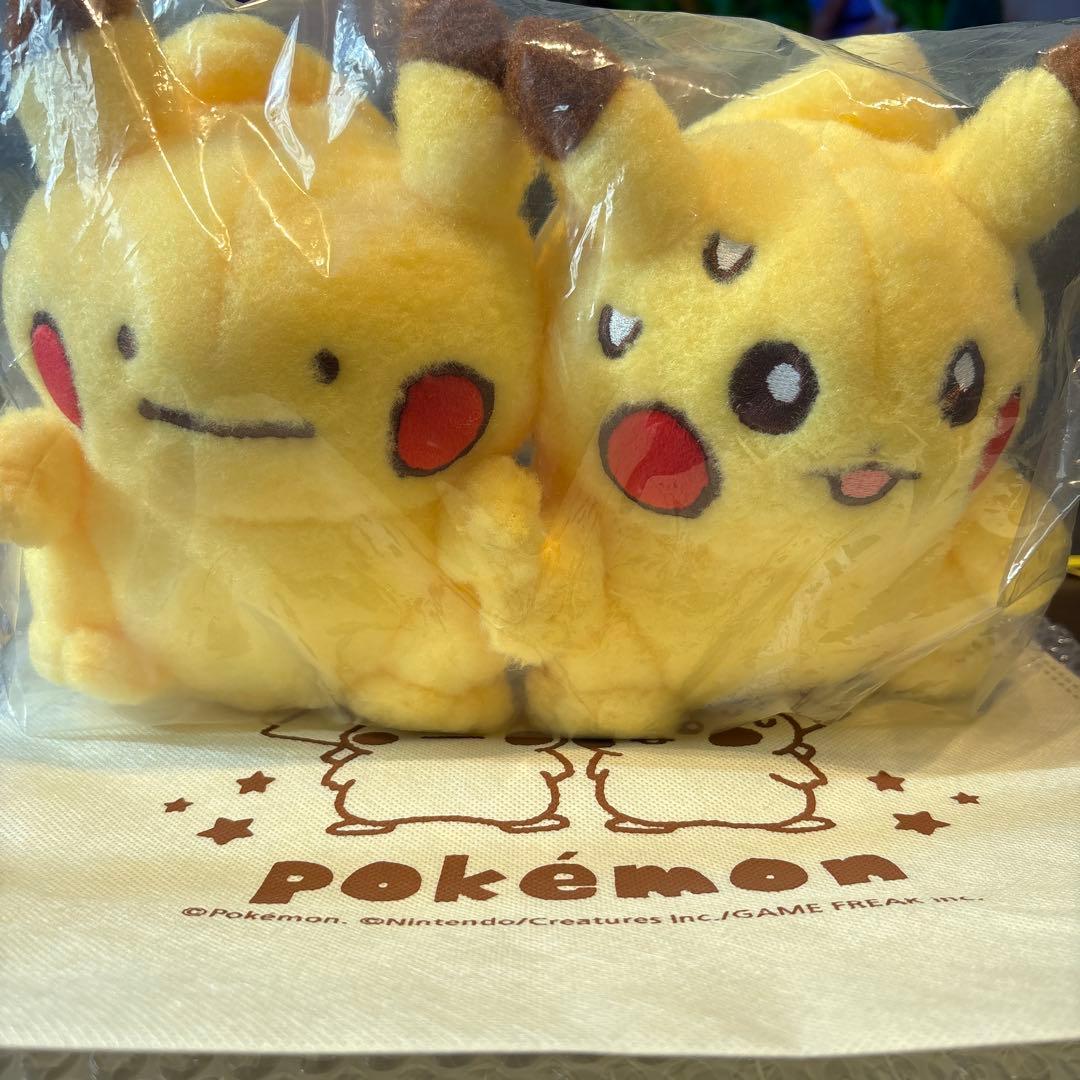 韓国限定 メタモンは変身中　ピカチュウ　ぬいぐるみ