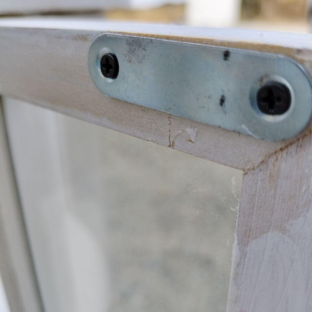 ホワイト円形ガラスキャビネット