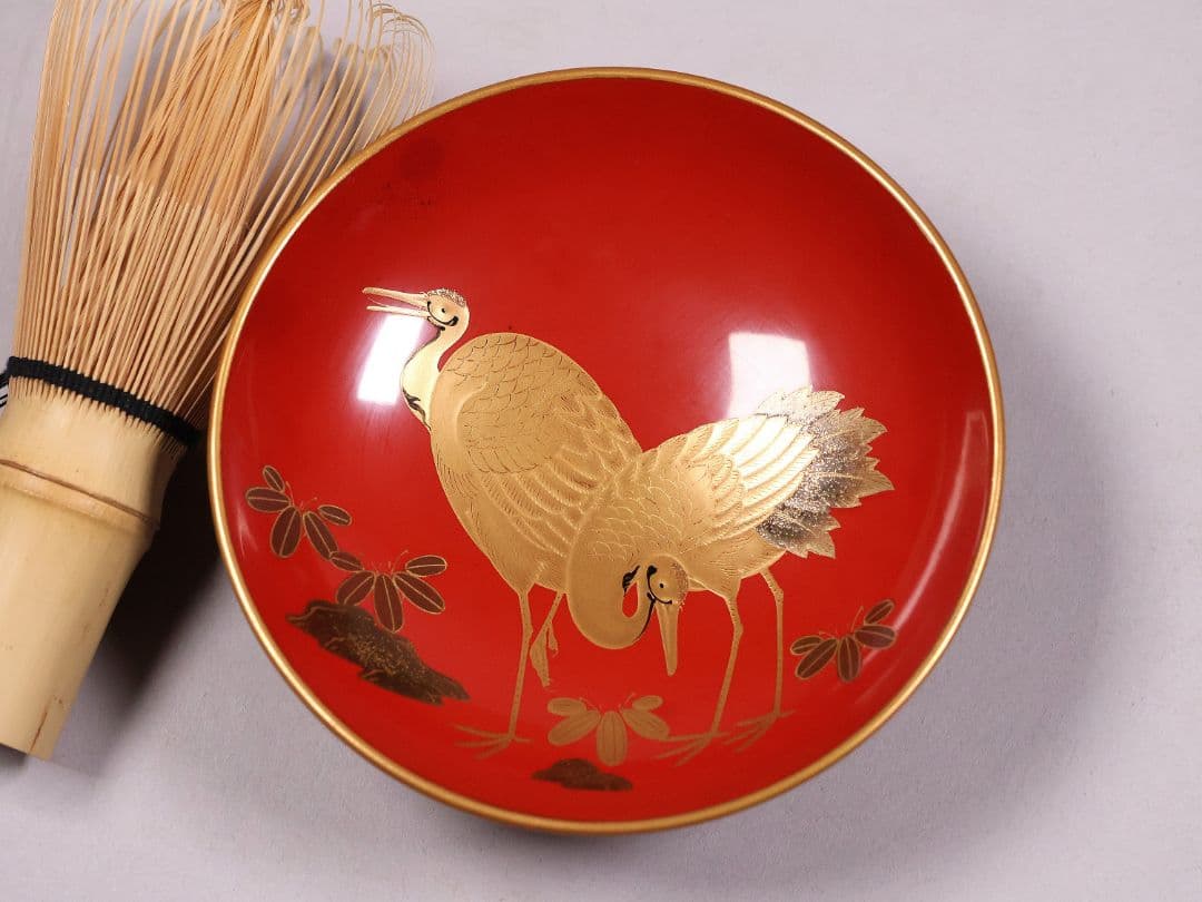 古い木製漆器 鶴図 金蒔絵 朱塗三ッ盃 盃台 天然木 日の出 杯 【MA619】