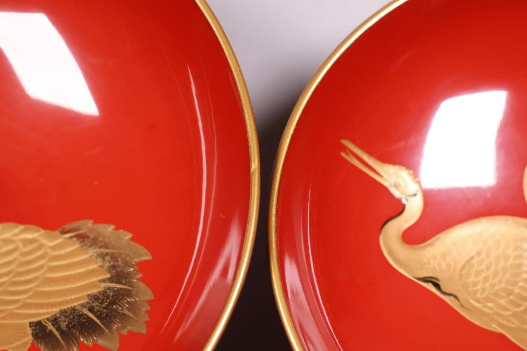 古い木製漆器 鶴図 金蒔絵 朱塗三ッ盃 盃台 天然木 日の出 杯 【MA619】