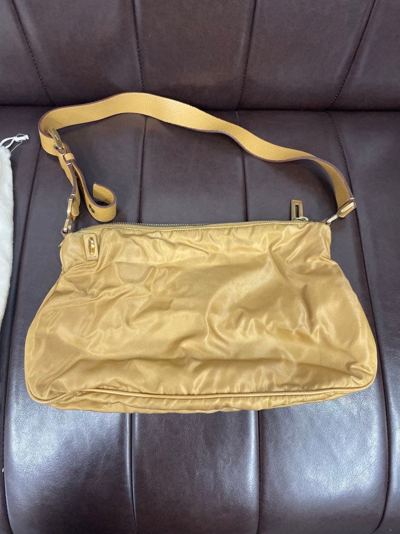 美品　プラダ PRADA ワンショルダー 三角ロゴ ナイロン ベージュ系