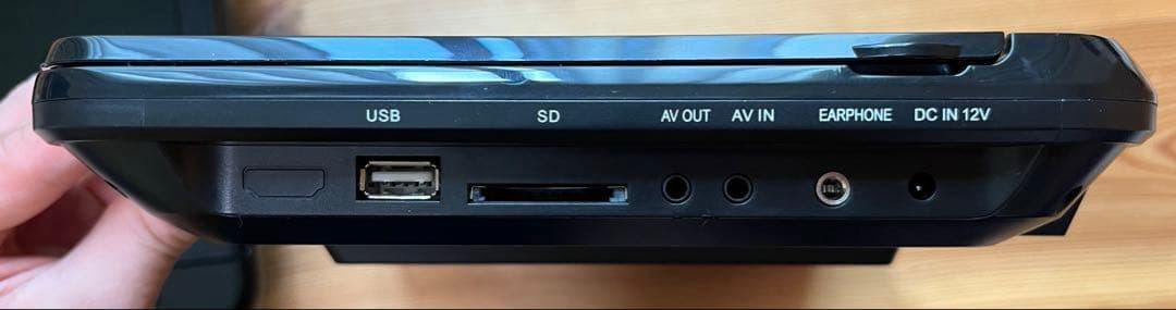 【オマケ有】ヘッドレストモニターDVDプレーヤー　キュリオムQriom２台セット