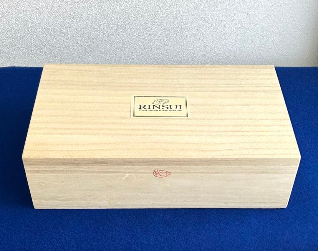 田中鱗水 メープル瘤材彫オオサンショウウオ 26cm 125.52g 神代杉台付