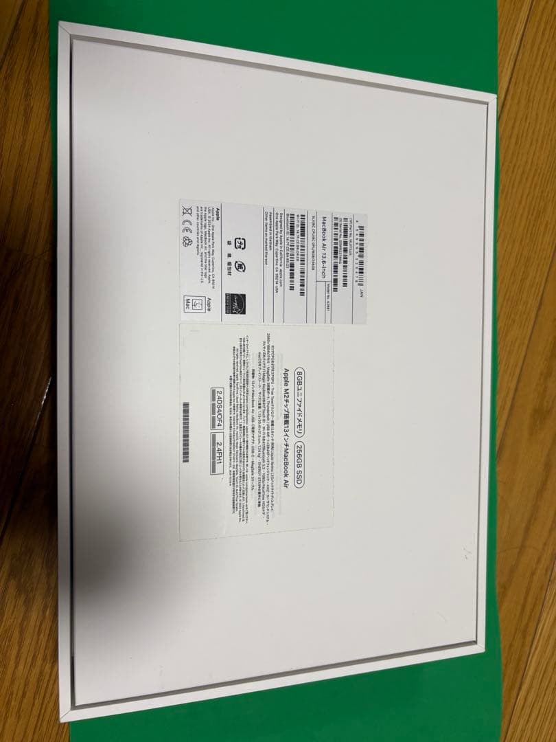 MacBook本体 Apple MacBook Air (M2, 8GB, 256GB)
