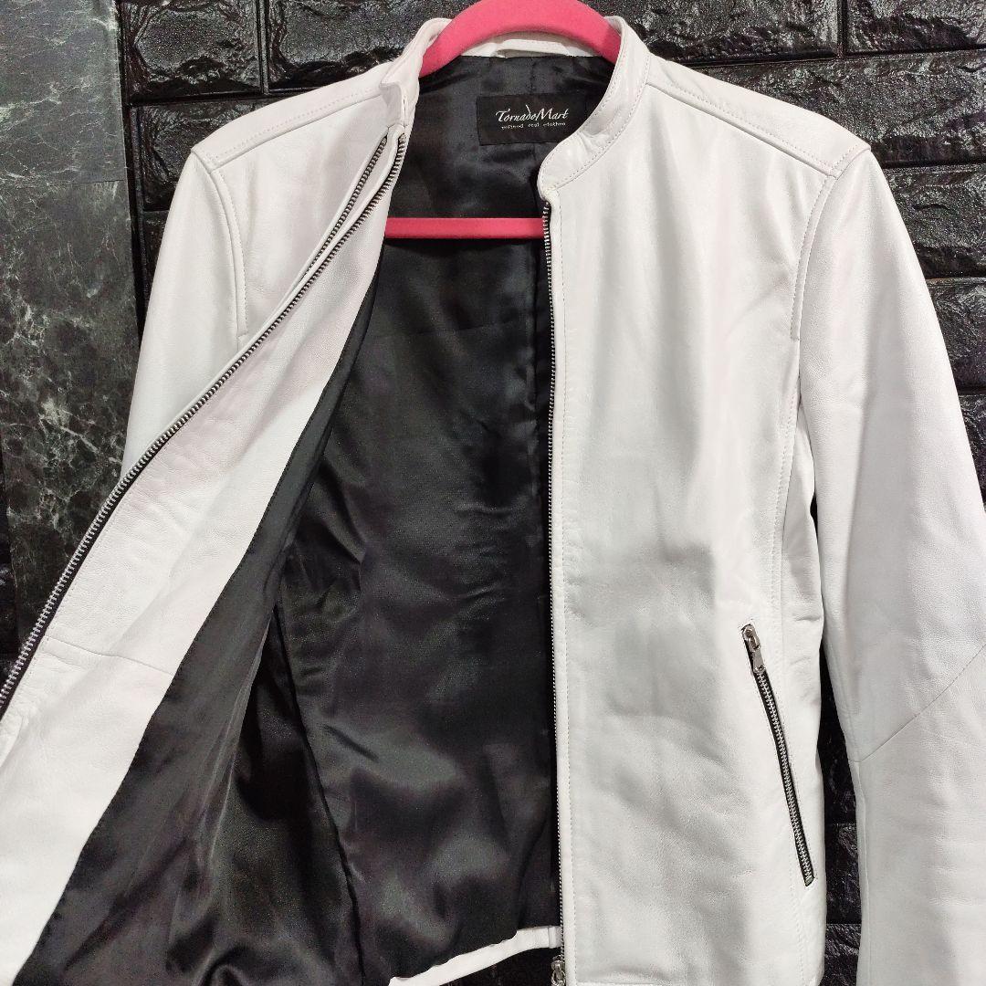 未使用に近い　トルネードマート　純白の ラムレザーシングルライダースジャケット