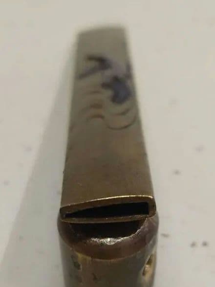 小柄袋、真鍮地に鮎図