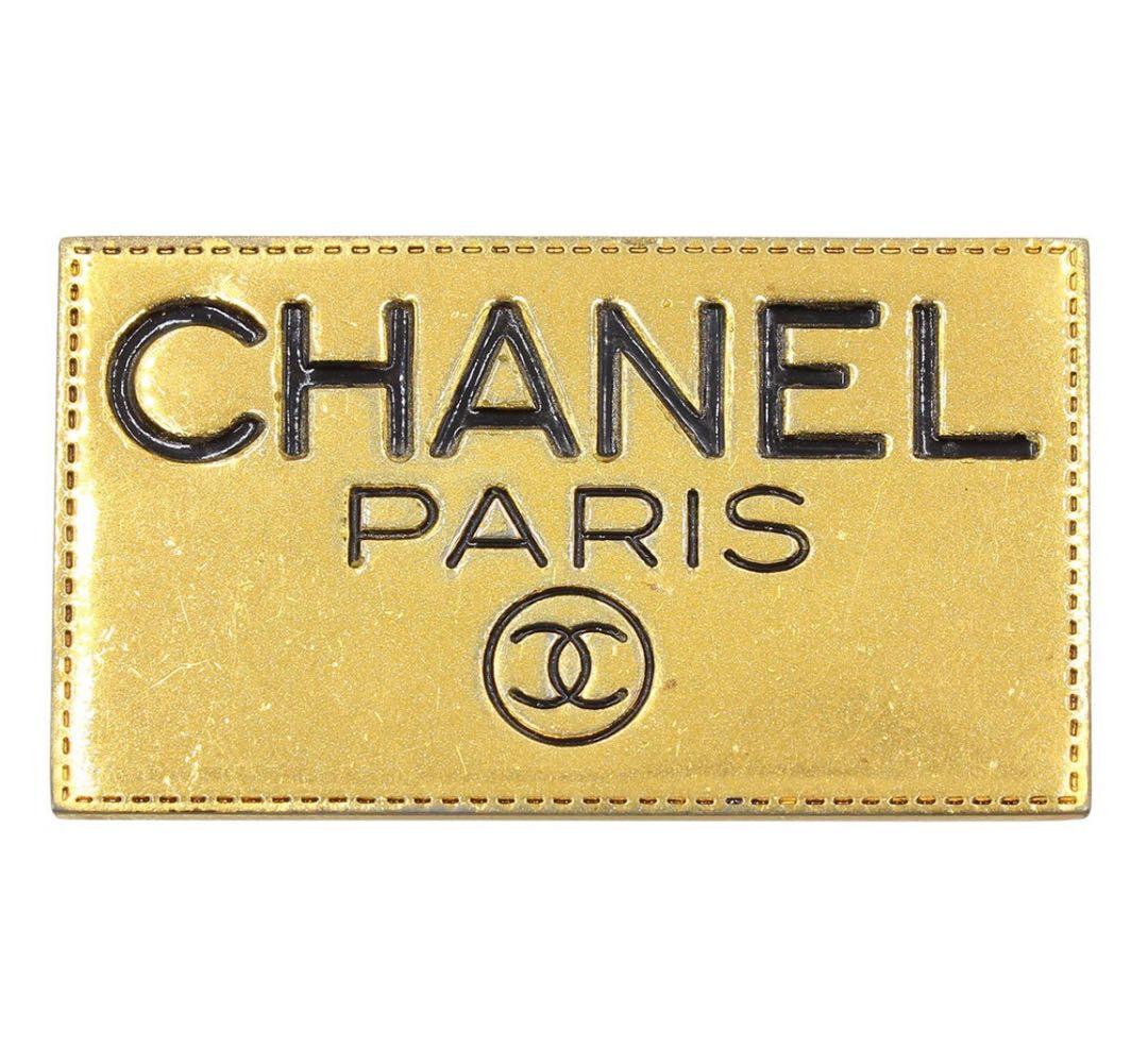 Q2926 美品 シャネル ロゴプレート スクエアデザイン ブローチ