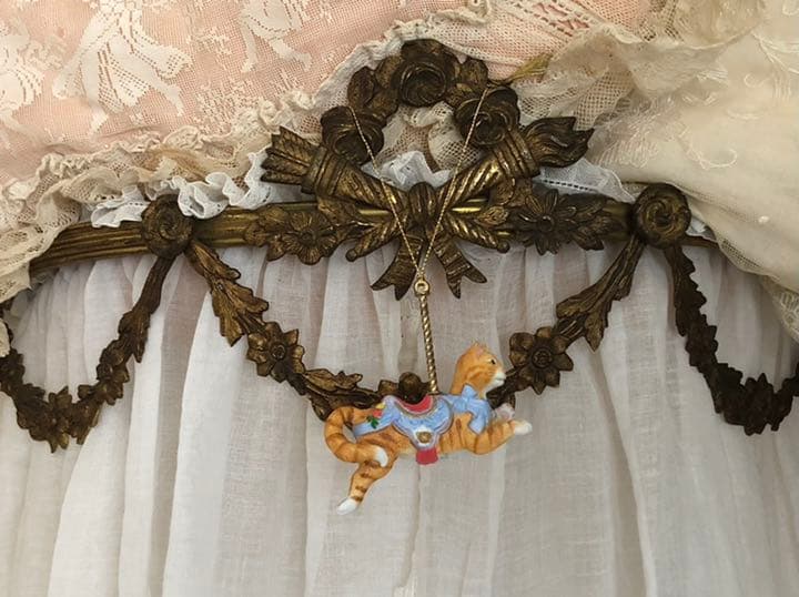 アンティーク蚤の市　メリーゴーランド　オーナメント  猫　キャット　クリスマス