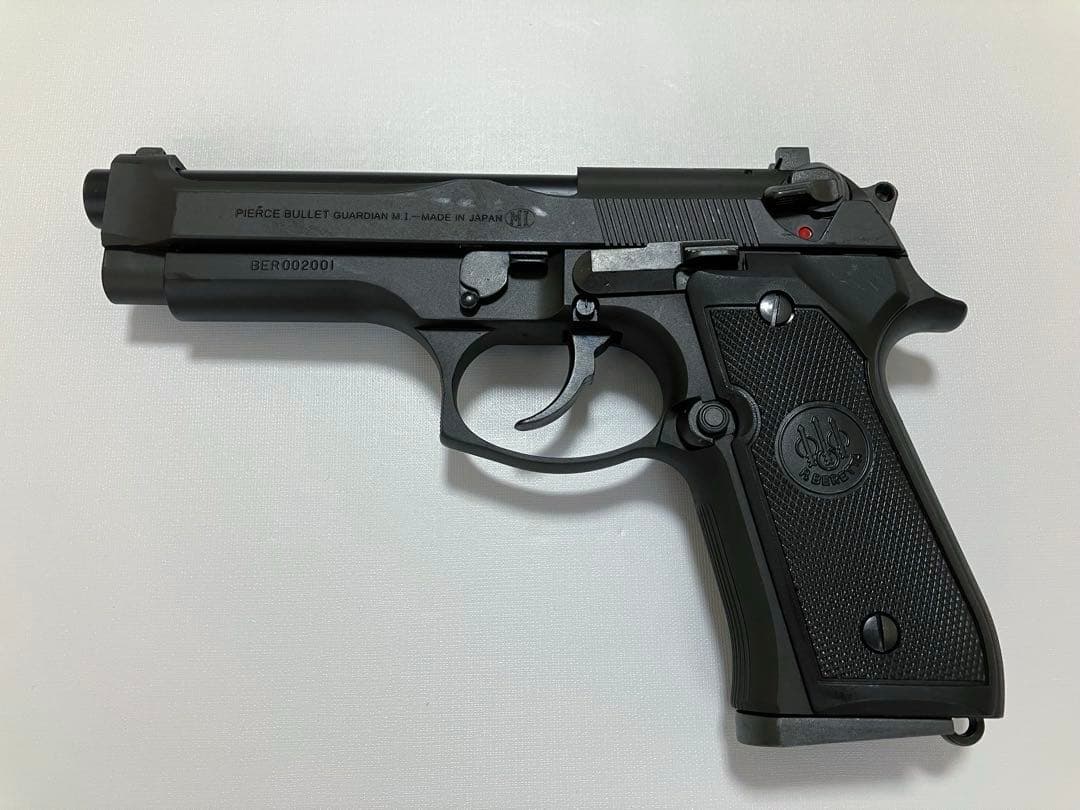 【匿名配送】ベレッタ M92F モデルガン マルシン　ベレッタ社純正グリップ付き