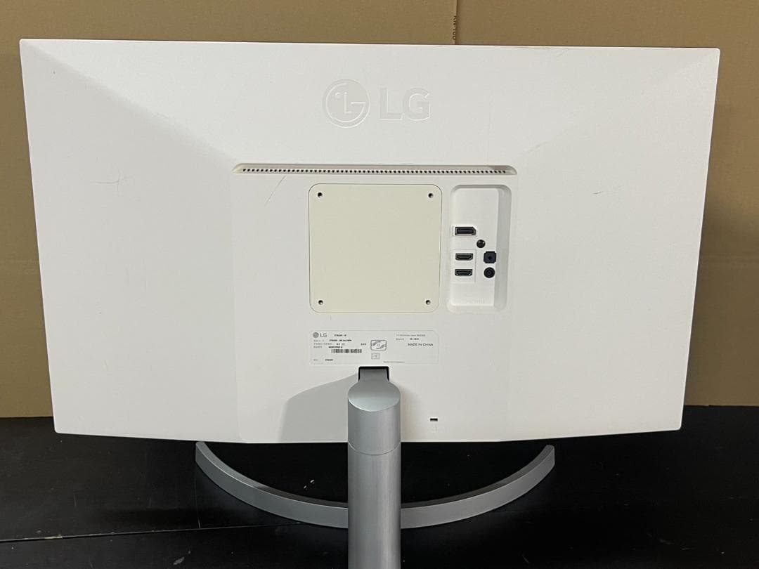 LG 27UL500-W 27インチ 4Kモニター