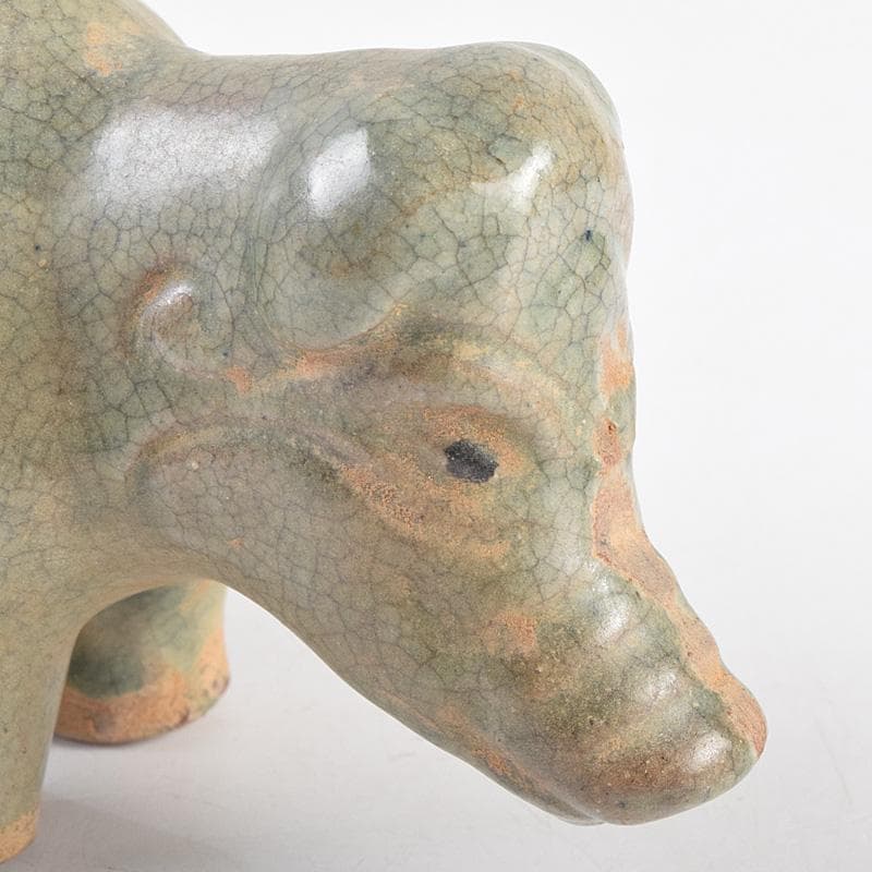 中国　龍泉窯　青磁　神獣　牛　置物　C　R9319