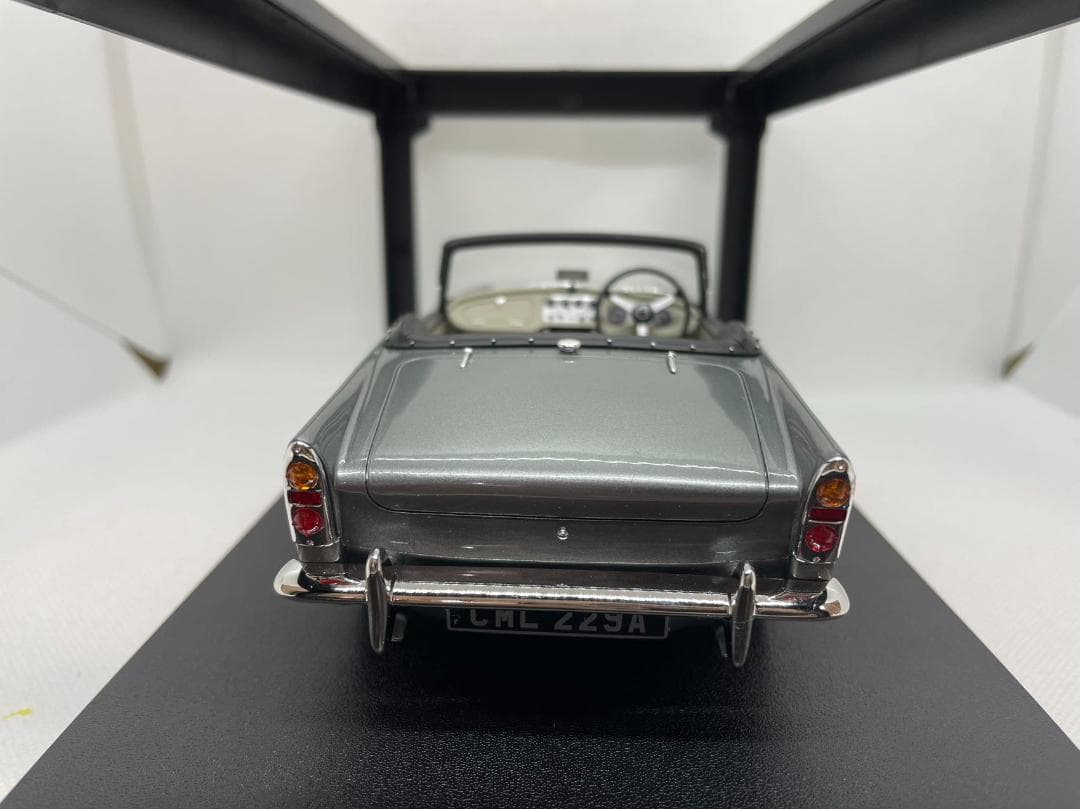 104-046 Cult 1/18 ダイムラー Daimler SP250