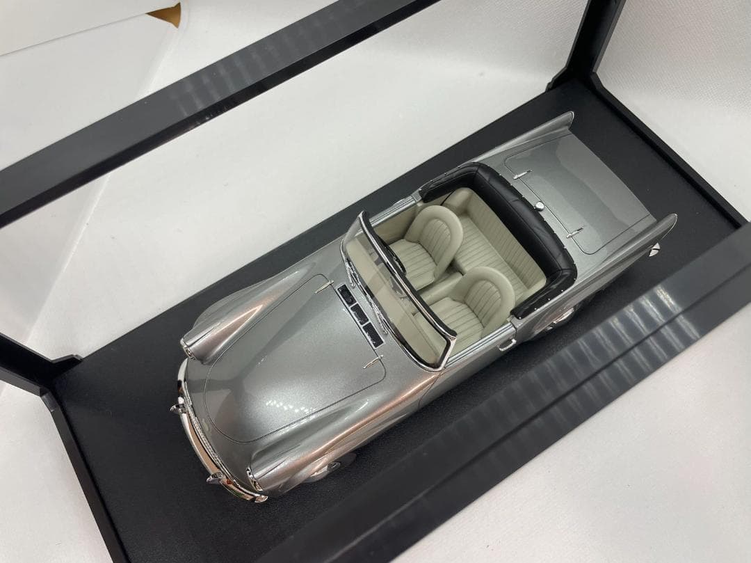 104-046 Cult 1/18 ダイムラー Daimler SP250