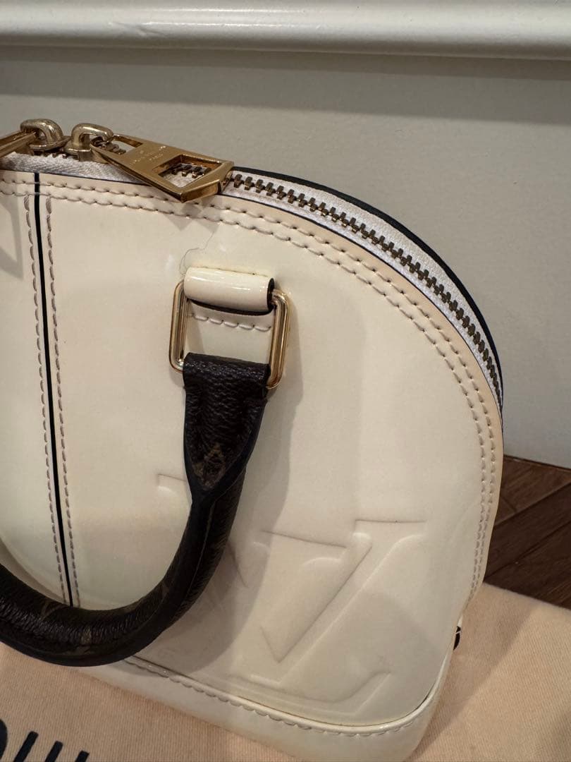 ma.LOUIS VUITTON ALMA BB ホワイト