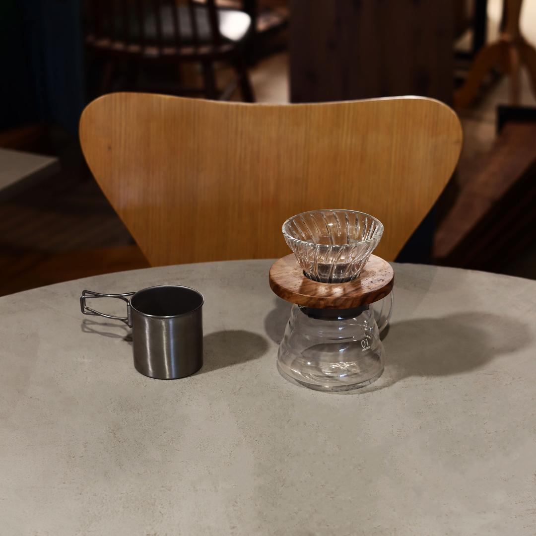 オーダー専用｜ラウンドテーブル｜ダークグレー｜Φ120cm｜薄塗りモルタル