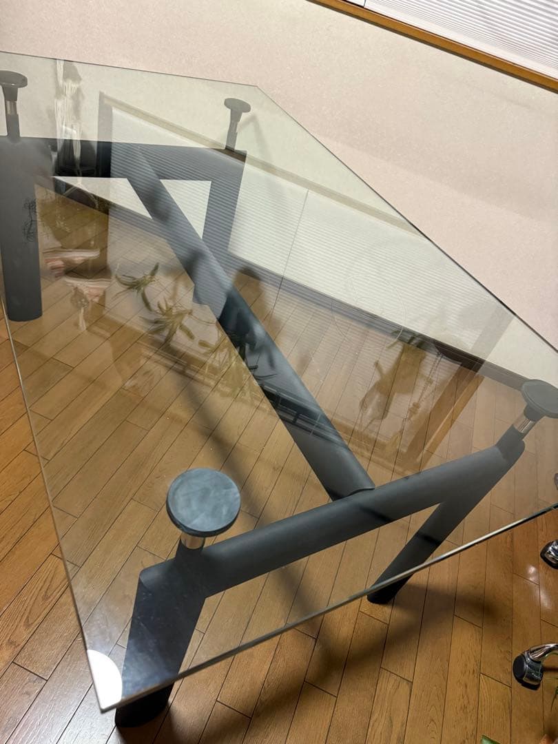 【LC6 ★引取り限定】ガラス天板ダイニングテーブル　リプロダクト品