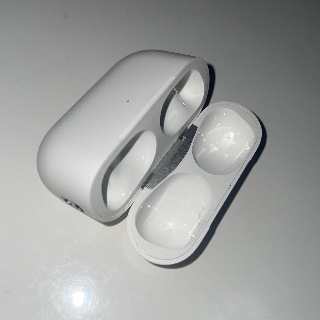 AirPods Pro 第2世代　Lightning 保護ケース付き