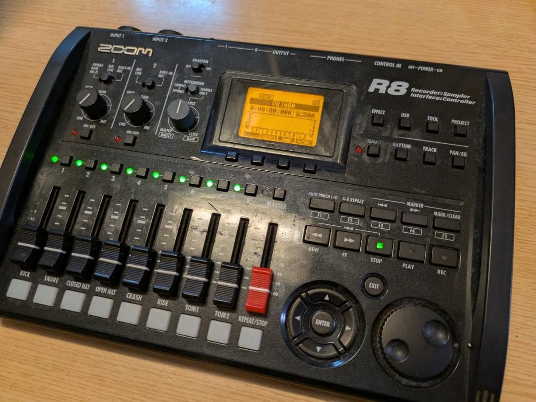 ZOOM R8 MTR マルチトラックレコーダー