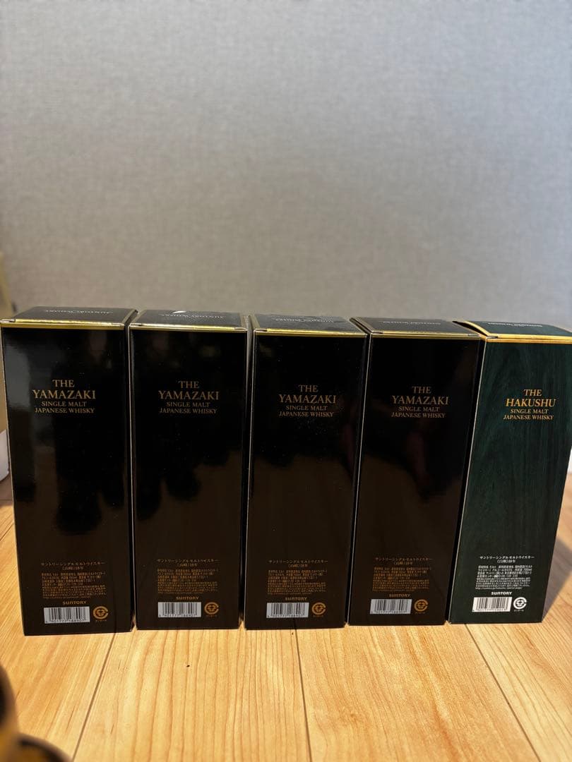 pee さん 山崎１８年 4本、白州１８年１本空瓶　箱付き