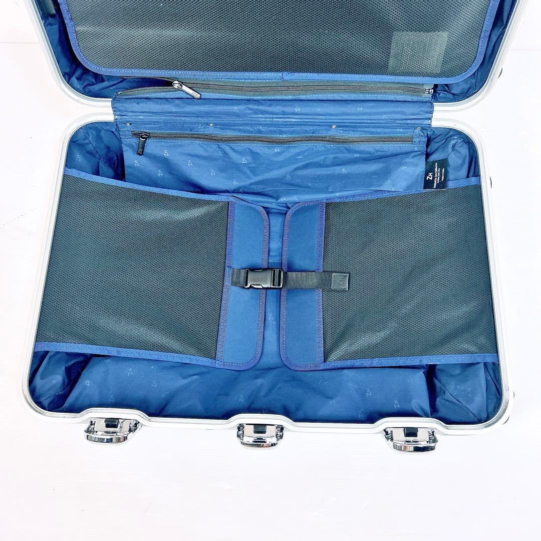 ゼロハリバートン キャリーケース Pursuit アルミ　４輪　スーツ