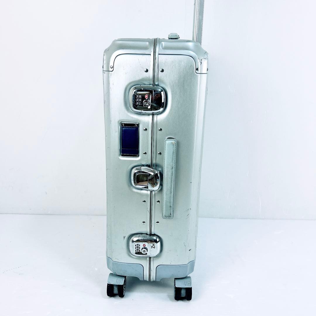 ゼロハリバートン キャリーケース Pursuit アルミ　４輪　スーツ