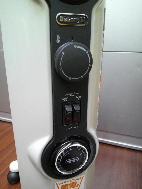 新品同様●デロンギ オイルヒーター HJ0812
