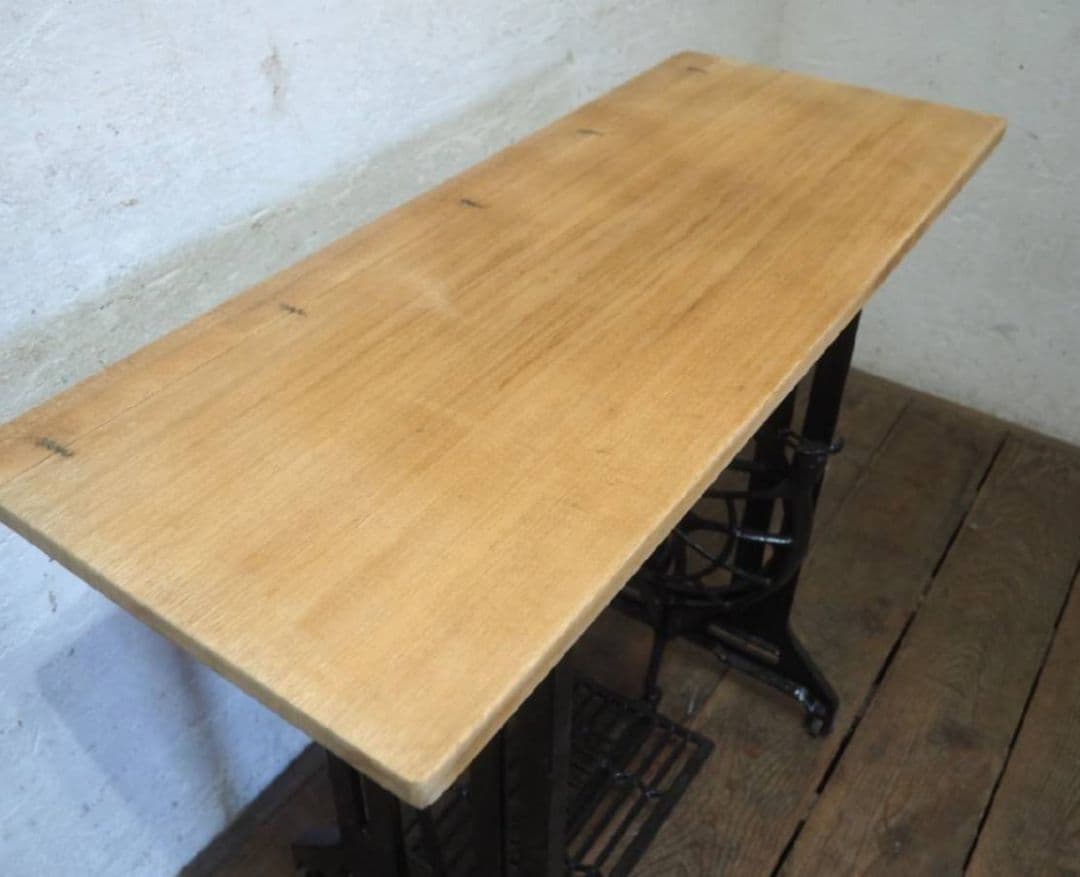 1161 黒ペンキのミシンテーブル　デスク　古家具　レトロ　リメイク　ビンテージ