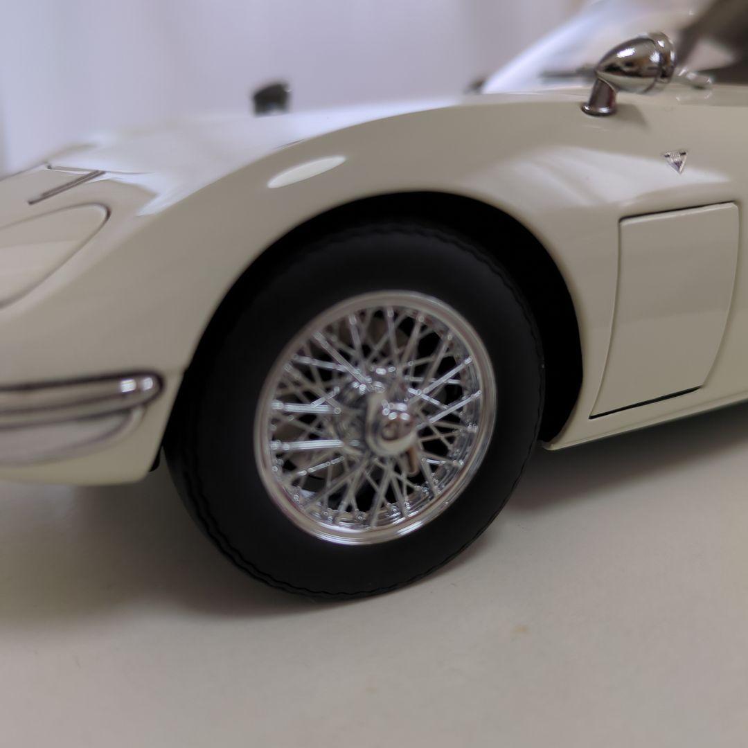 オートアート、トヨタ2000GT、2台セット　1/18ミニカー