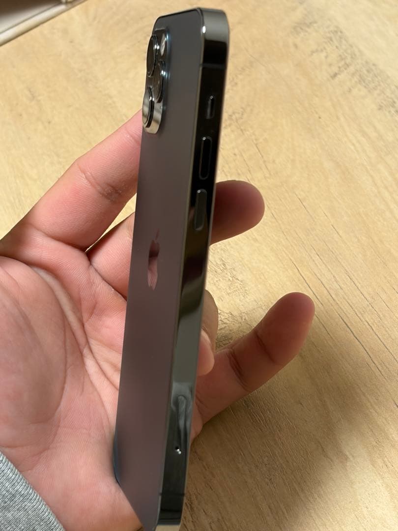 Apple iPhone 12 Pro グラファイト　本体