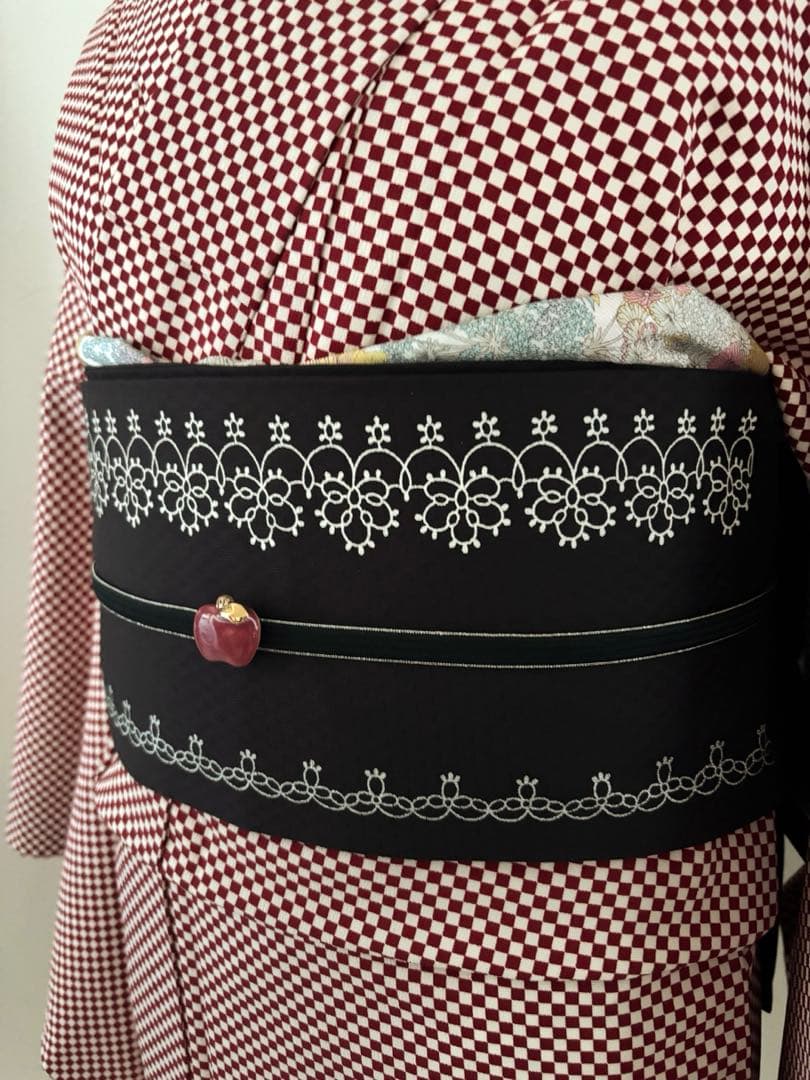 ワイヤーレース柄の名古屋帯　リボン