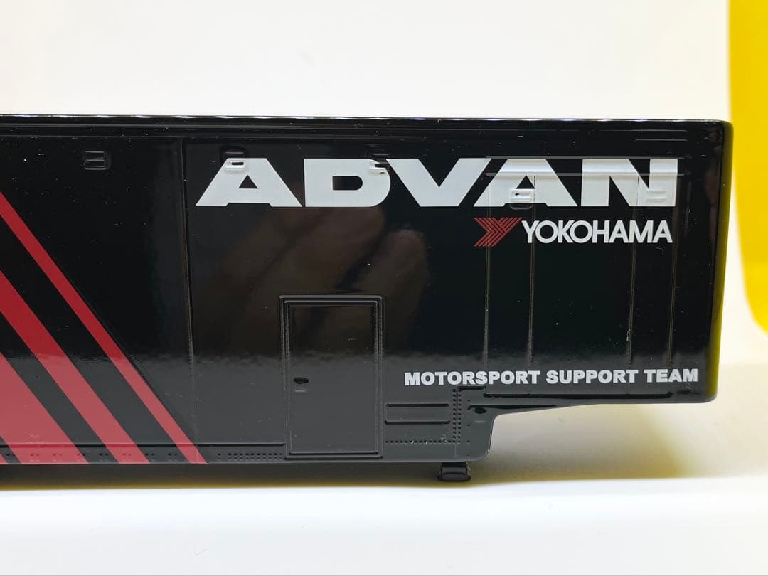 MINIGT 1/64 メルセデス アクターズ レーシングトランスポーター