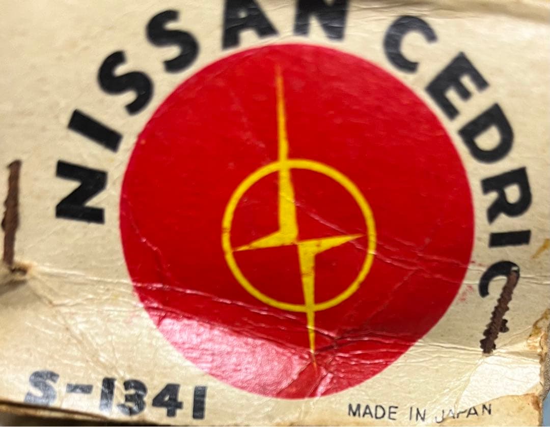 SSSインターナショナル商事1/25スケール1960年セドリック中サイズブリキ製