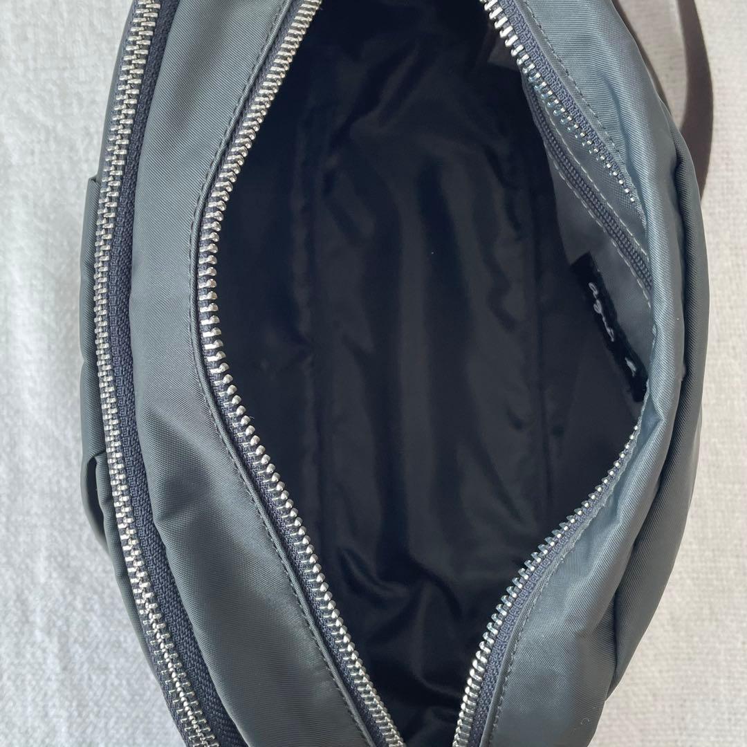 美品　agnes b.アニエスベー　ナイロン　ショルダーバッグ　ダークグレー