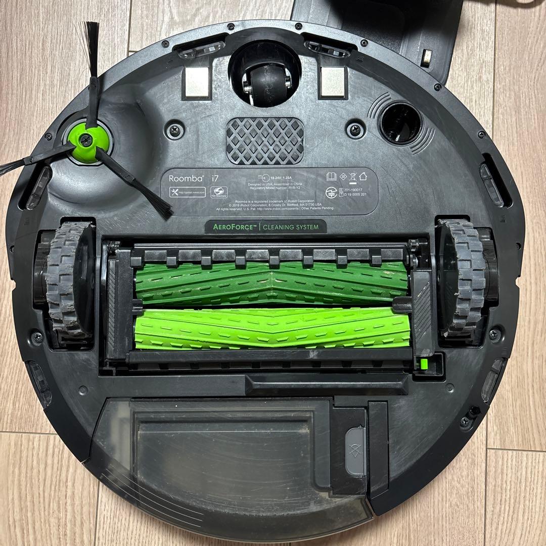 iRobot Roomba i7 本体