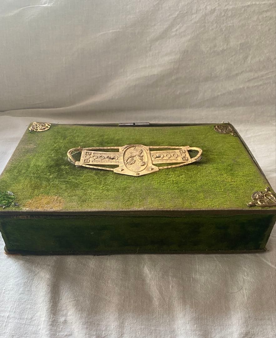 パスザバトンで購入　アンティーク小物入れ　古い箱　USED ディスプレイ備品に