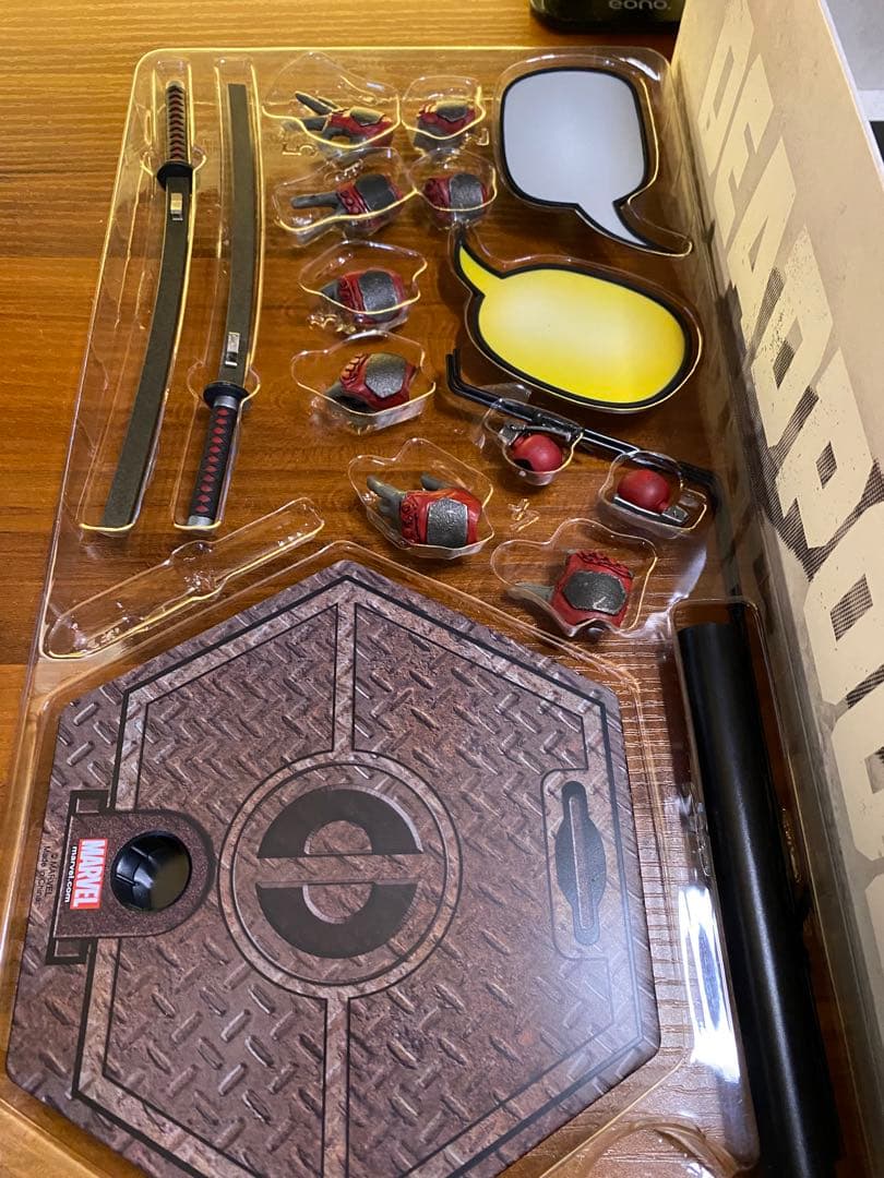 マーベル・Deadpool 1/6スケールフィギュア サイドショウ　デットプール