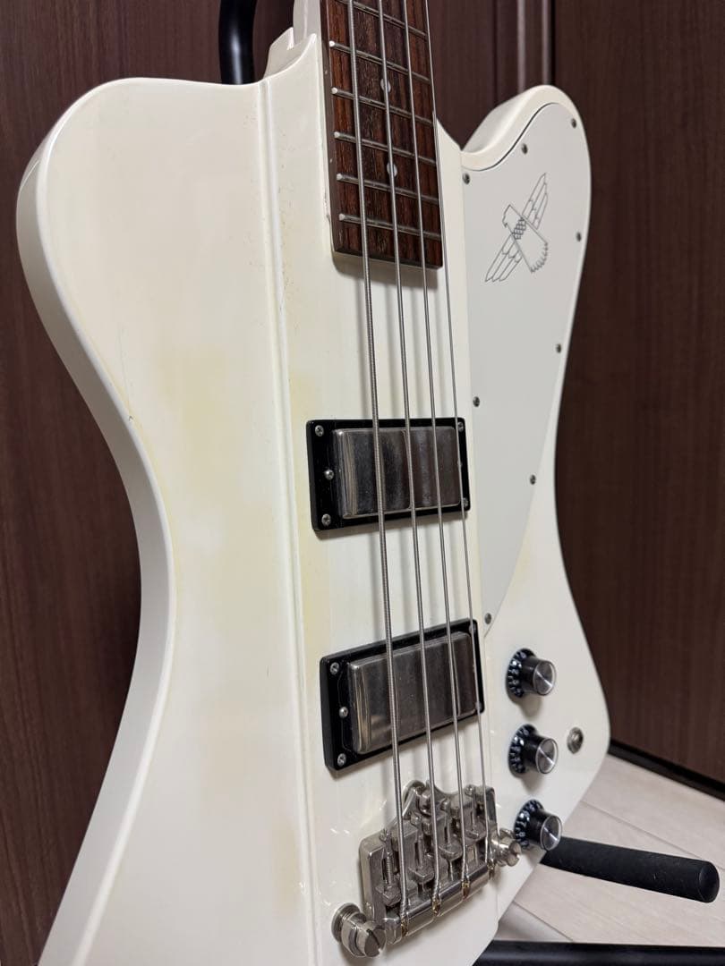ベース Epiphone Thunderbird