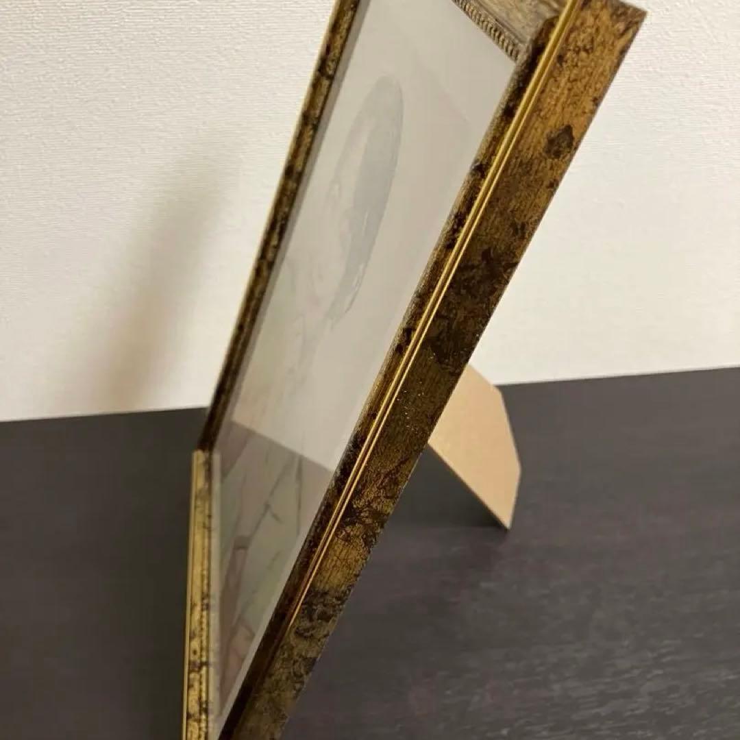 女優画21 額装品　額縁寸法32.7㎝×24.0㎝×1.5㎝　色鉛筆画　定款付