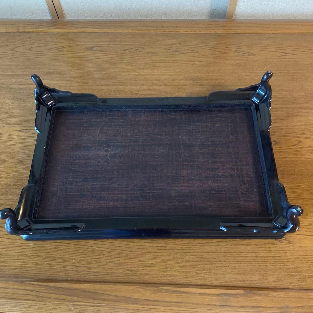 普通床の間に据えられる花台が実はマンションのリビングでも活躍します！