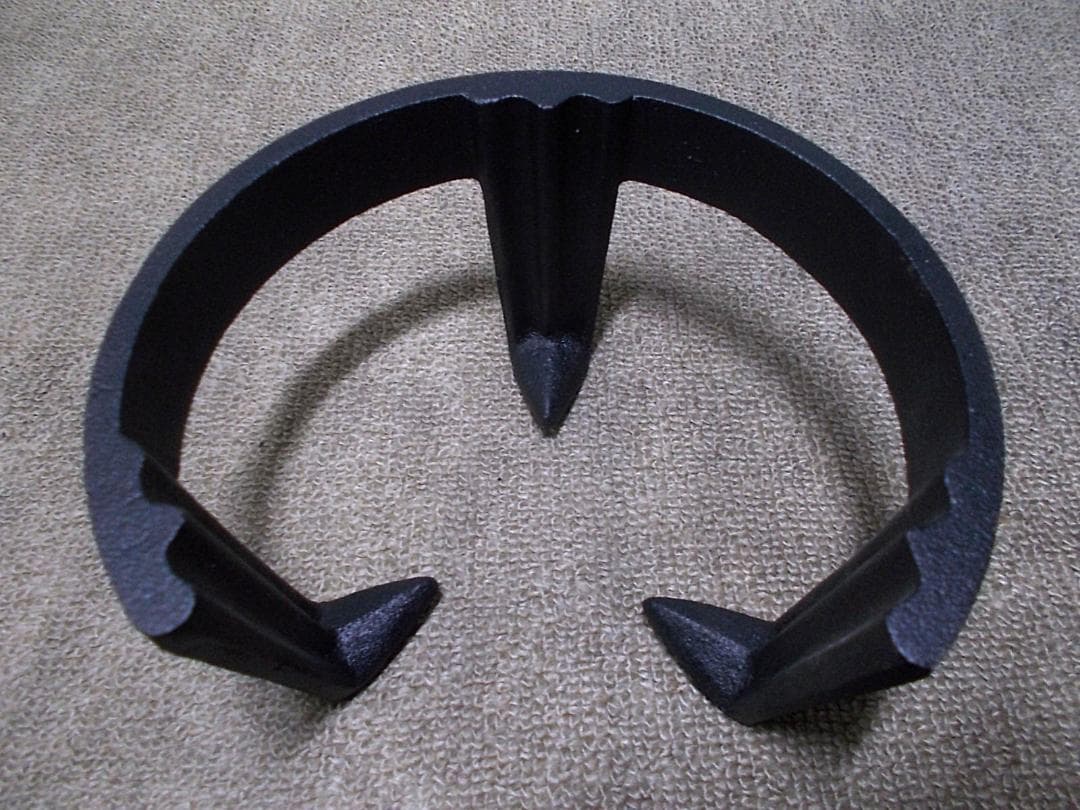 良品 未使用多数 茶道具 鉄鋳物 茶釜 五徳 風炉 釜環 おまけで織部敷板