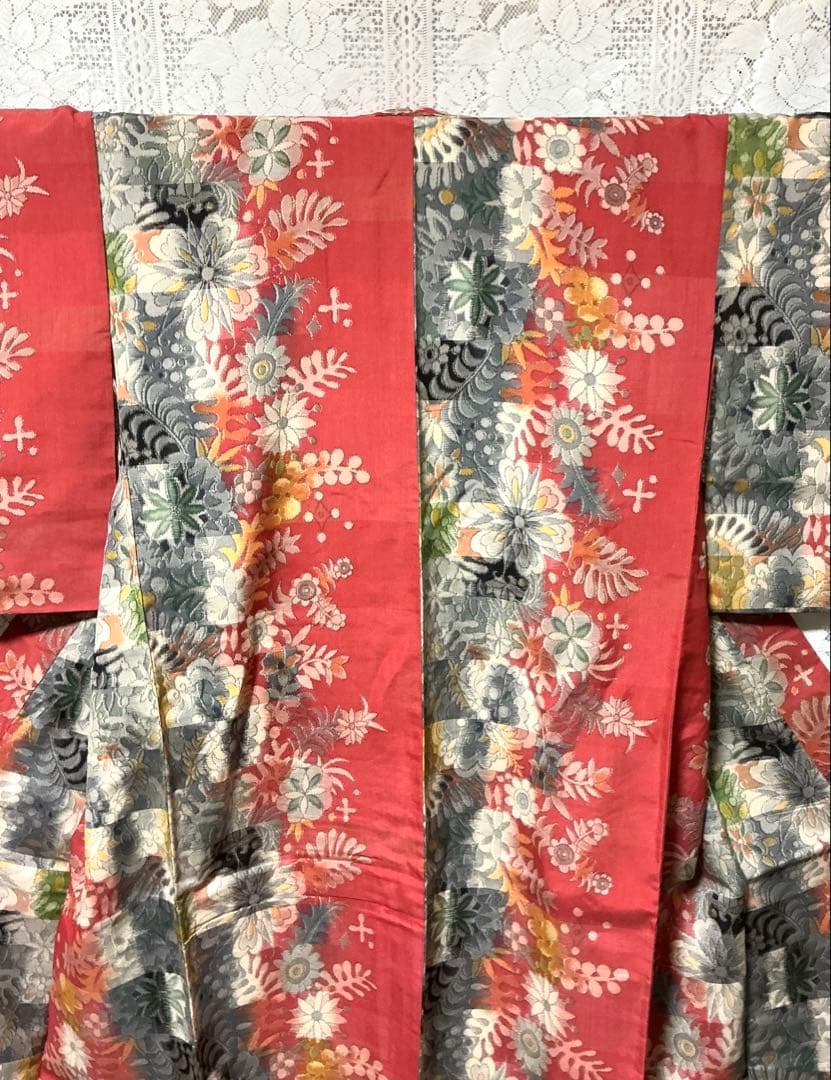 【アンティーク・希少】銘仙　着物　正絹　可愛い花柄　和装
