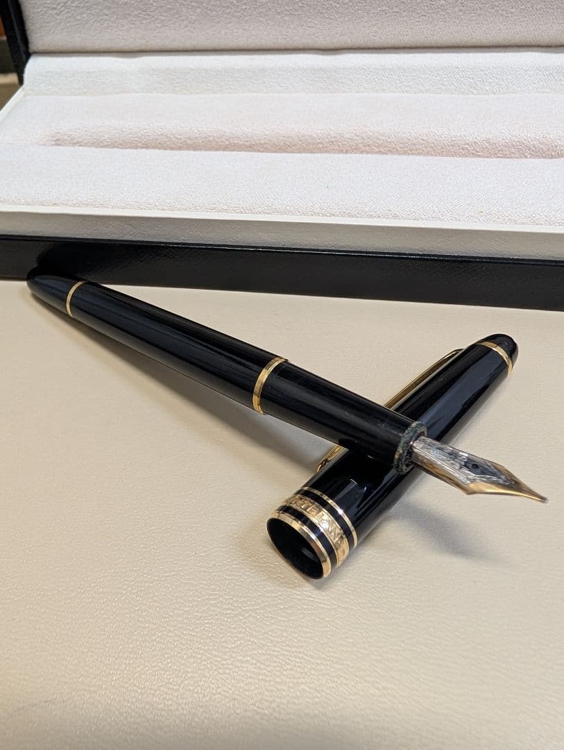 MONTBLANC モンブラン 万年筆 14K 黒 ケース付き